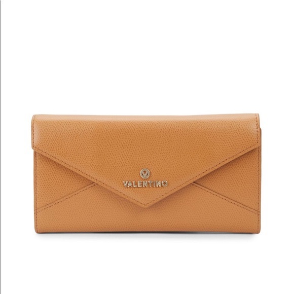 Valentino Handbags - NWOT Valentino tan Fern Palm whiskey wallet